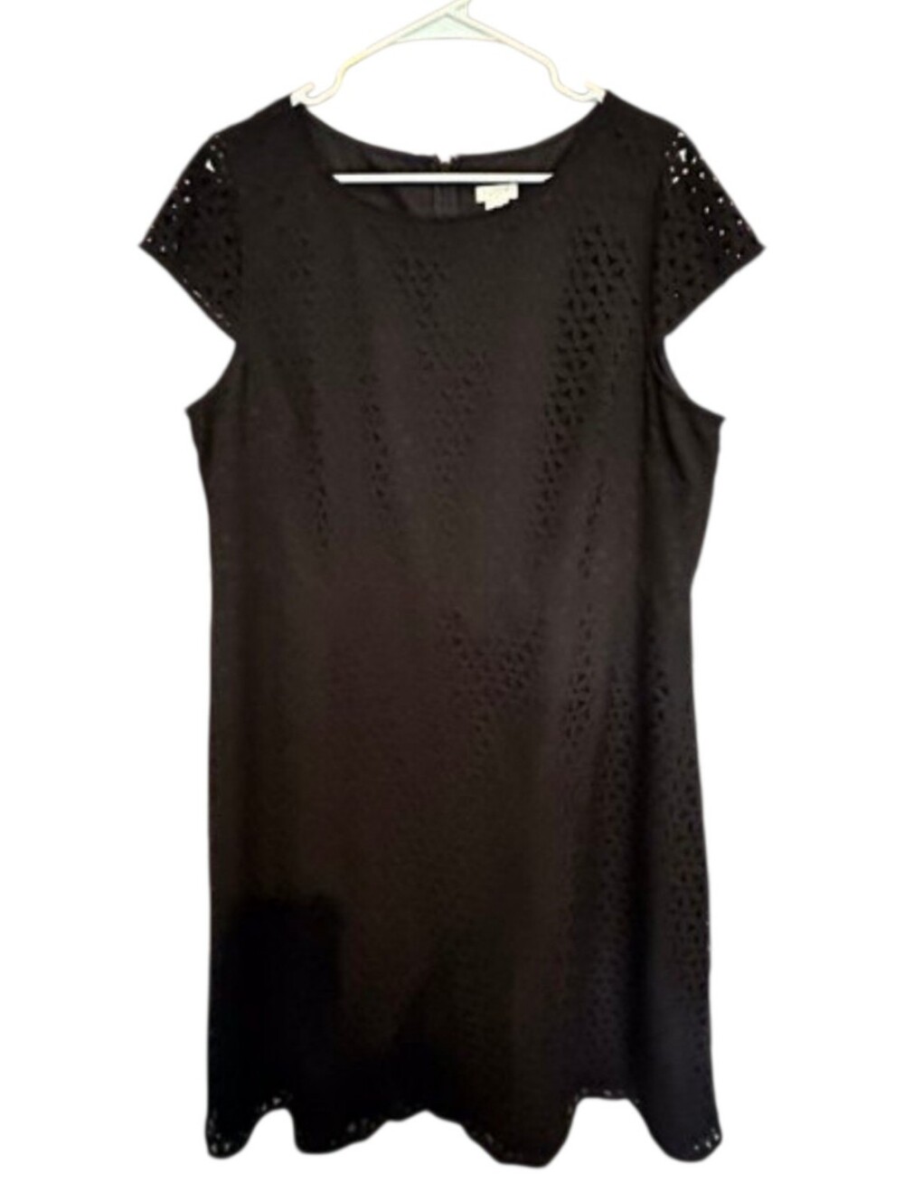 J. Crew Size 20 NWOT Laser Cut Black Daisy